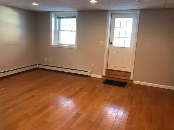 Wakefield, MA 01880,11 Cyrus Street #1