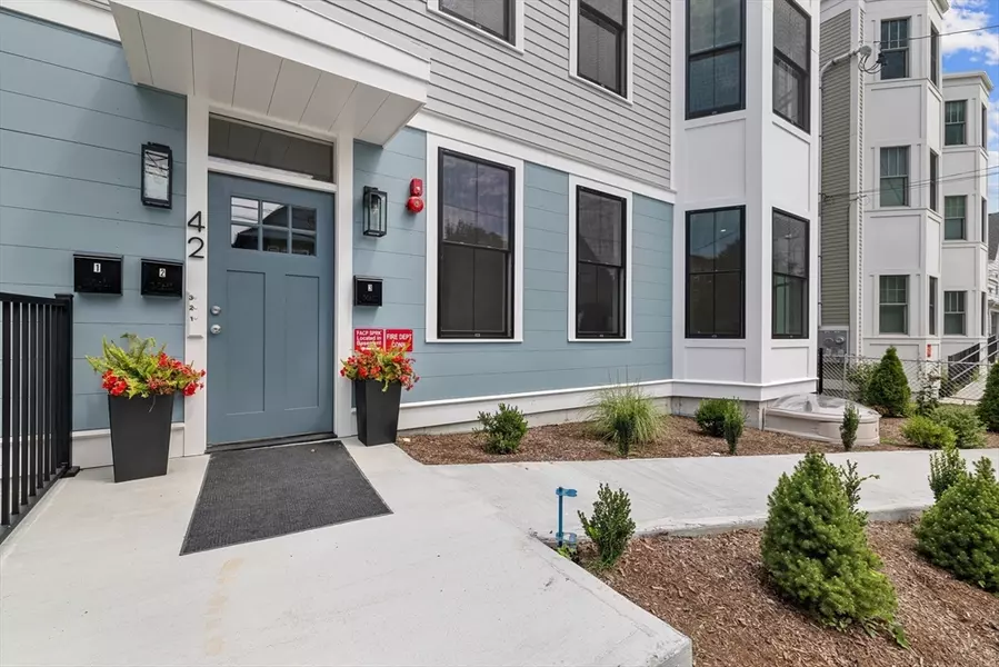 42 Waverly #3, Boston, MA 02135