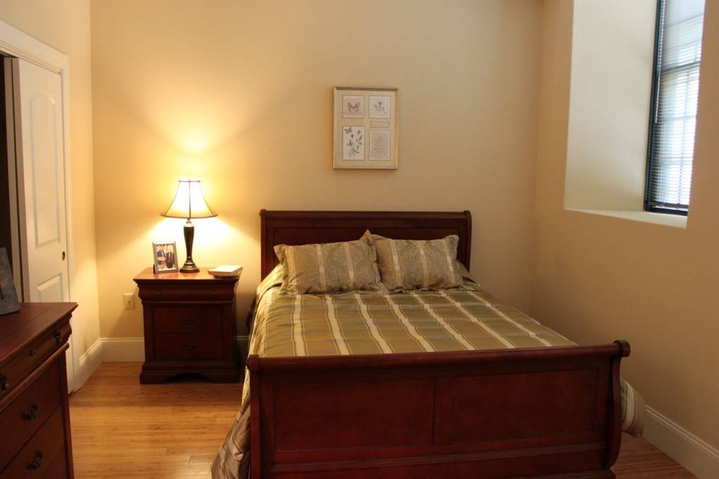 Worcester, MA 01608,64 Beacon Street #A-201