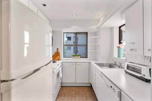 Cambridge, MA 02139,931 Massachusetts Ave #606