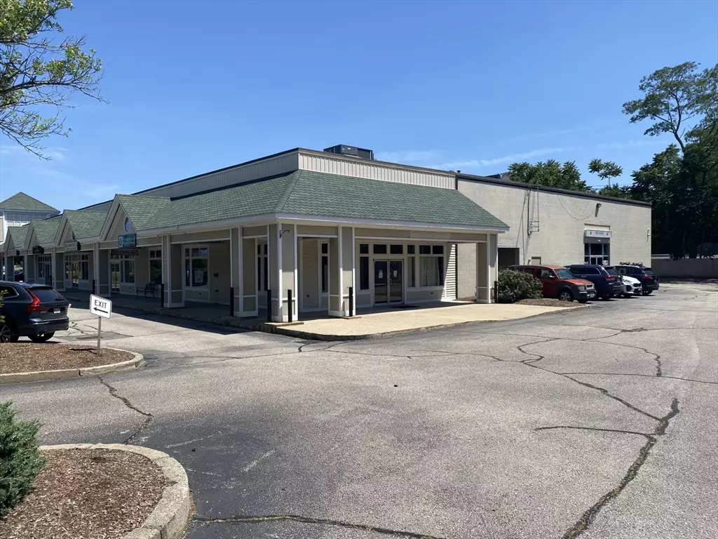 East Providence, RI 02915,1235 Wampanoag #5