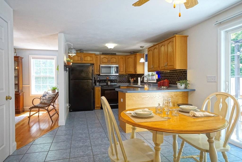 Sandown, NH 03873,18 Celeste Terrace