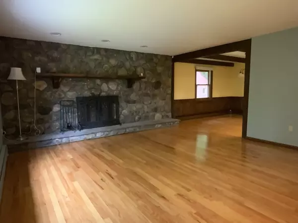 Hampden, MA 01036,279 North Rd