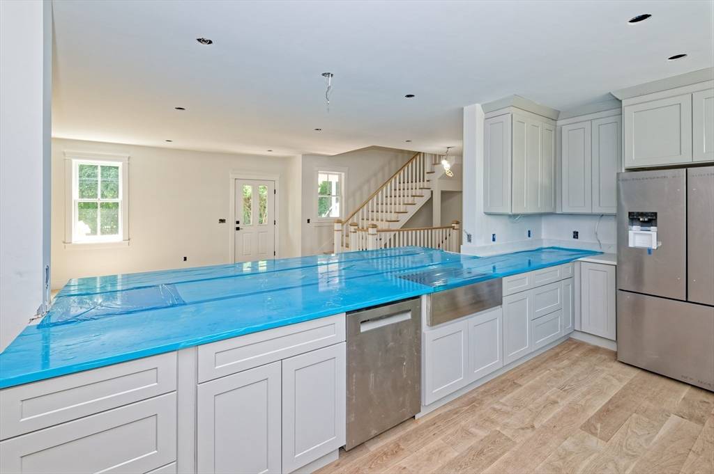 Natick, MA 01760,83 Eliot St