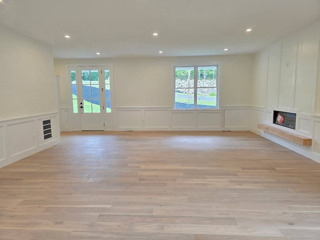 Holliston, MA 01746,3 Danforth Drive