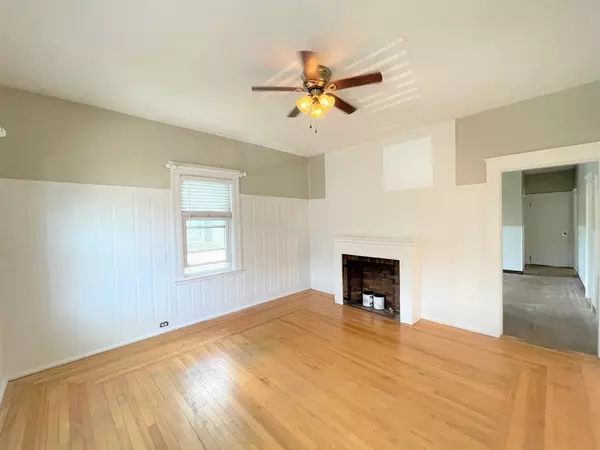 Worcester, MA 01604,1 E Park Ter #2