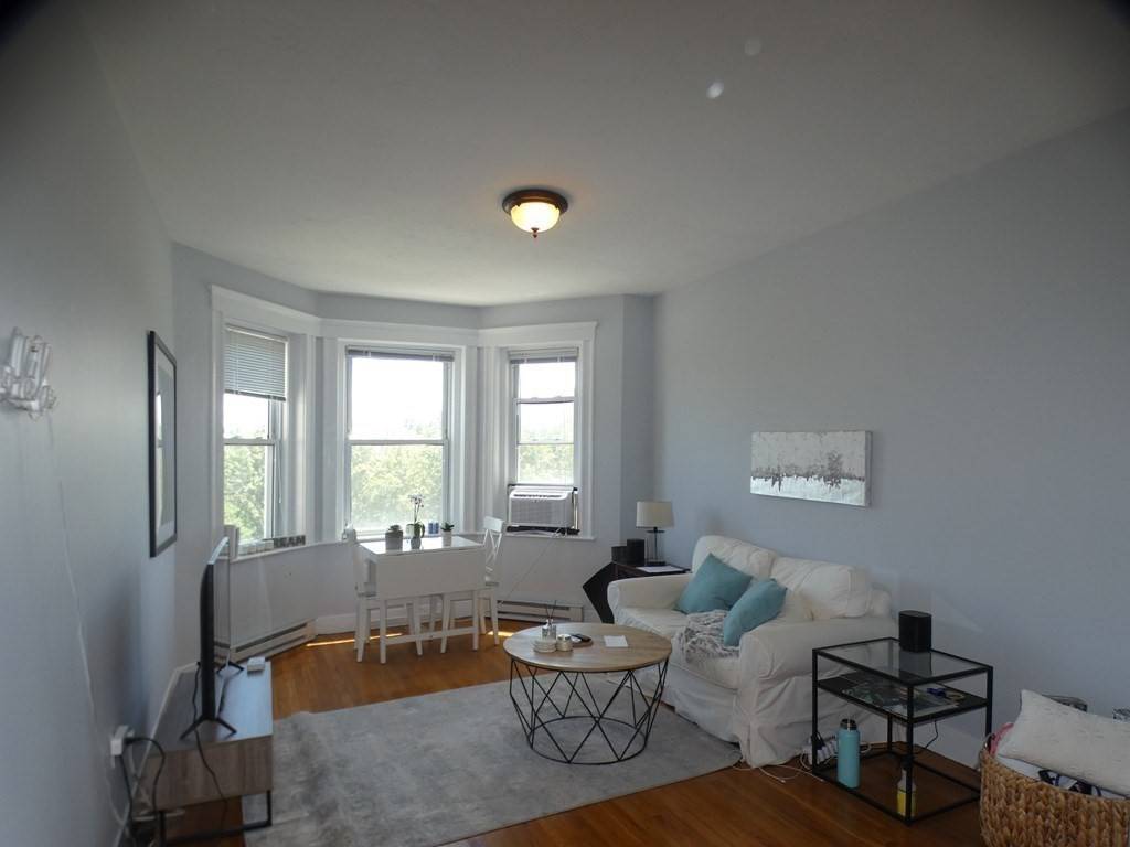 Boston, MA 02215,85 Park Drive #12