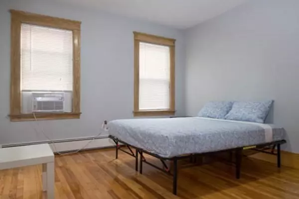 Worcester, MA 01610,63 Sterling St #2