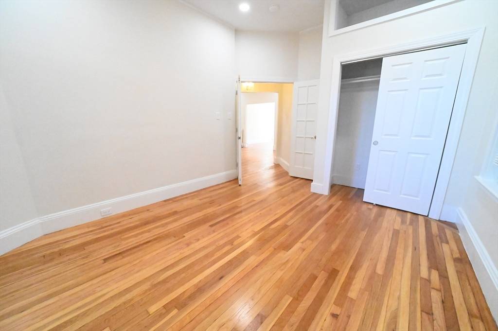 Boston, MA 02135,52 Cummings Road ##1