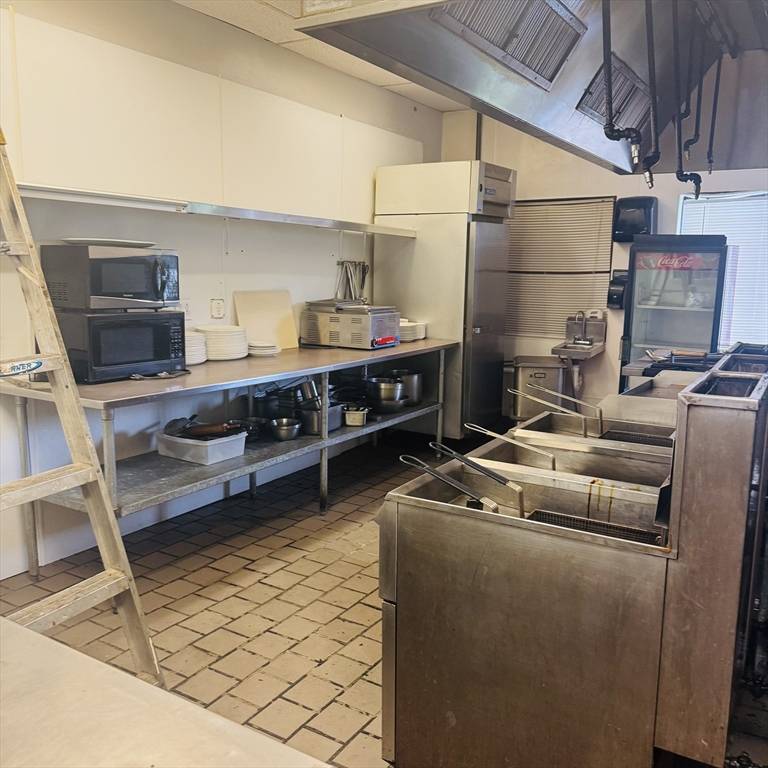 Wareham, MA 02538,3126 Cranberry Hwy