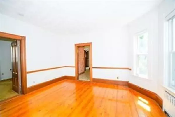 Cambridge, MA 02139,172 Pleasant Street #1