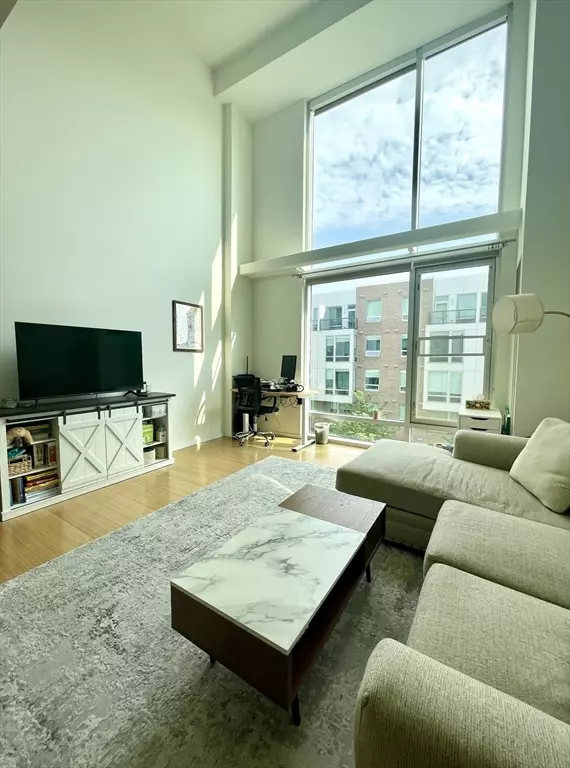 1 Earhart #515, Cambridge, MA 02141