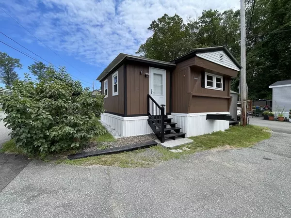 Ayer, MA 01432,11 Groton School Road #5