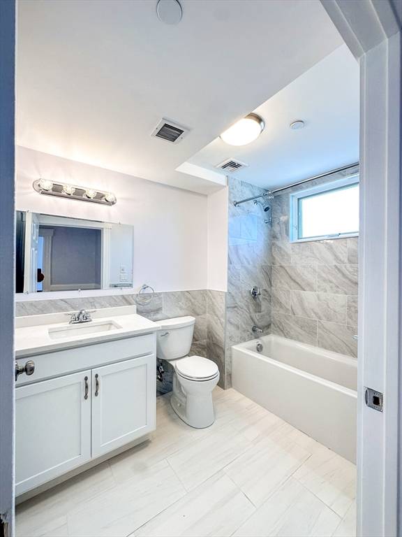 Boston, MA 02125,734 Dudley Street #305