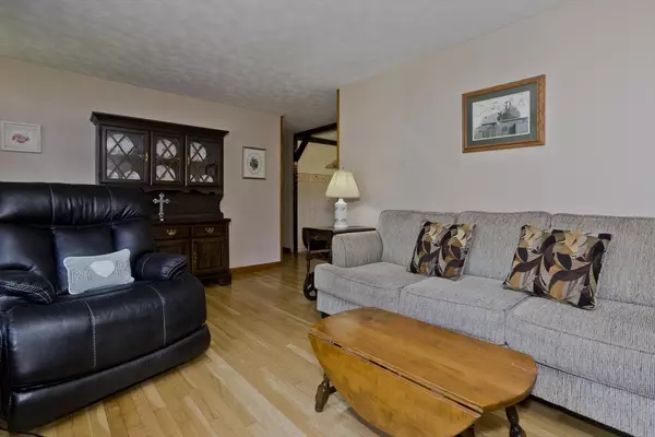 Enfield, CT 06082,32 Cora St