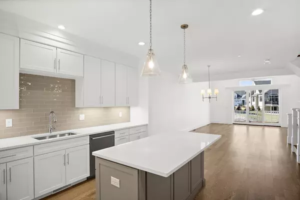 Framingham, MA 01701,15 Pioneer Road #67