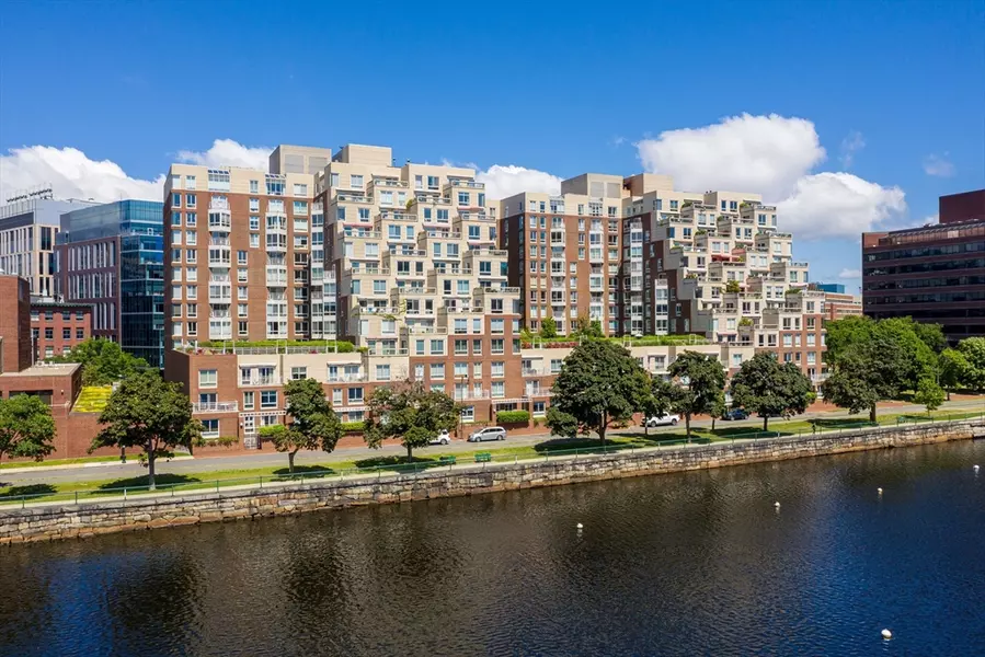 75-83 Cambridge Parkway #PH10, Cambridge, MA 02142