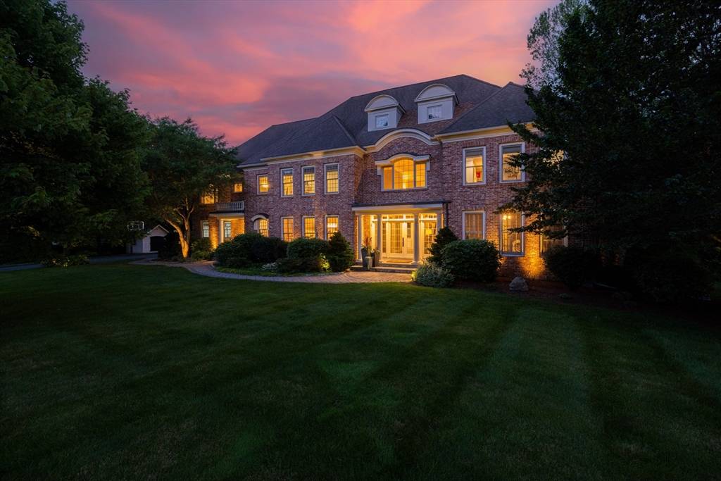 17 Olde Hickory Path, Westborough, MA 01581