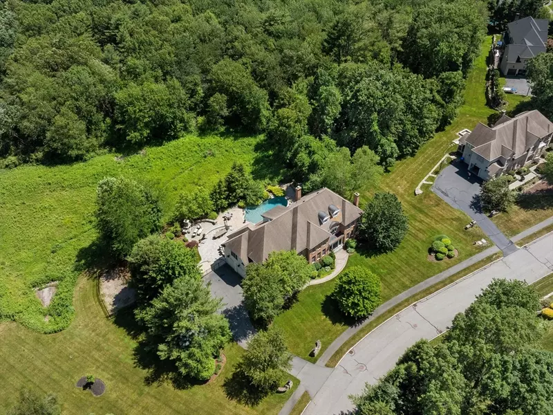 17 Olde Hickory Path, Westborough, MA 01581