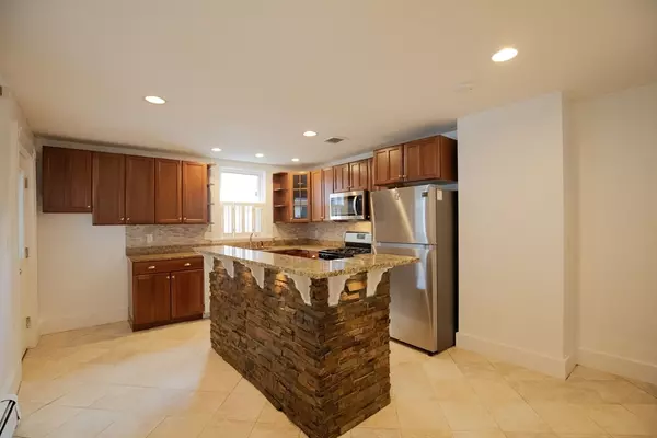 Waltham, MA 02453,115 Taylor St #2