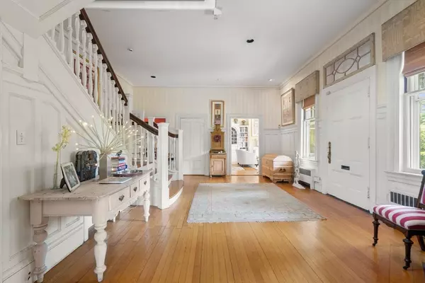 Nahant, MA 01908,51 Cliff Street