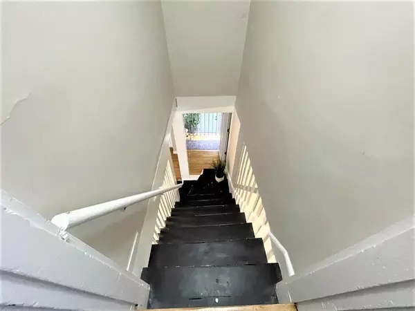 Wakefield, MA 01880,998 Main Street #3