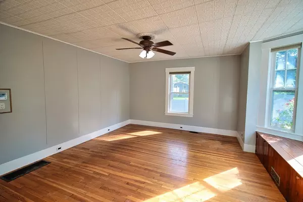 Chelmsford, MA 01863,16 Washington St
