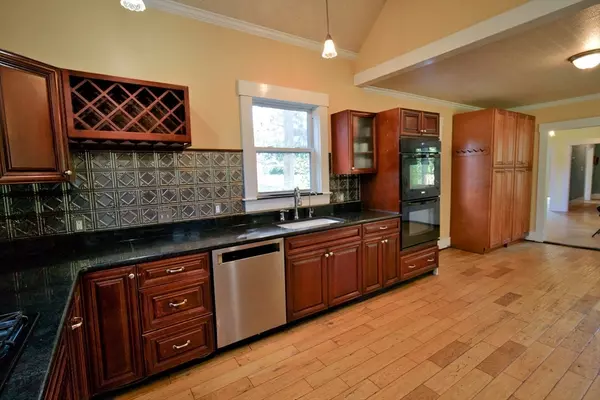 16 Washington St, Chelmsford, MA 01863