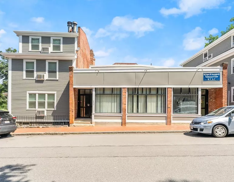 257 Roxbury St #257, Boston, MA 02119
