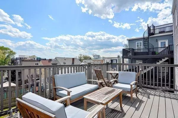 33 Telegraph St #2, Boston, MA 02127