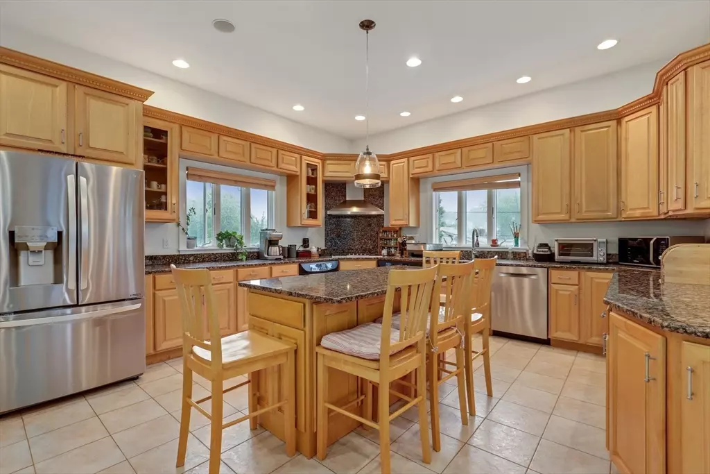 Lynn, MA 01902,13 Essex St