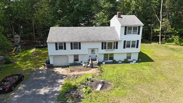 8 Kim Dr, Nashua, NH 03062
