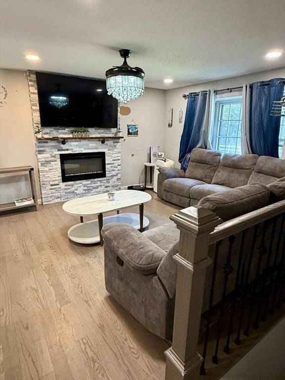 Nashua, NH 03062,8 Kim Dr
