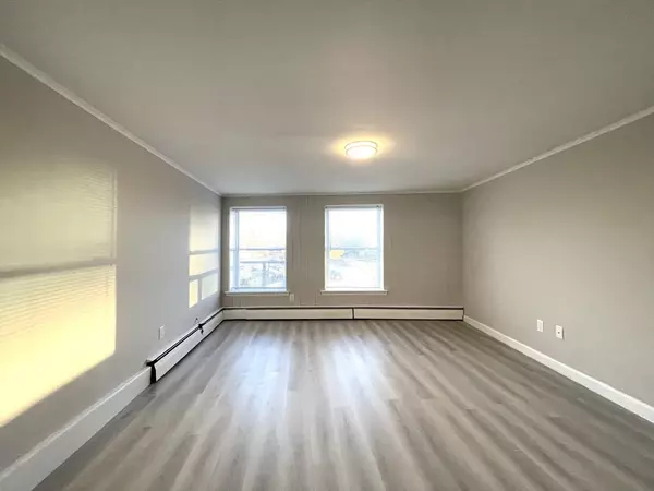 Gloucester, MA 01930,31 Western Ave #5