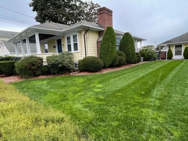 12 Buckthorne, East Providence, RI 02916