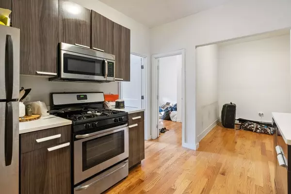 155 Salem St #7, Boston, MA 02113