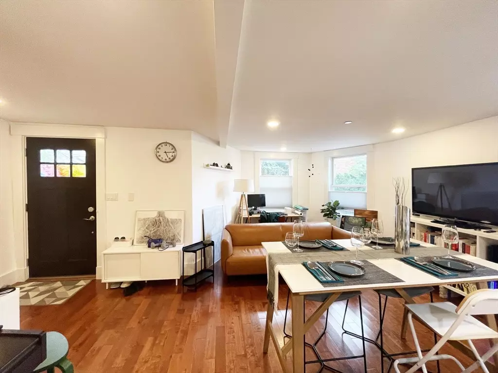 Somerville, MA 02145,2 Auburn Ave #2