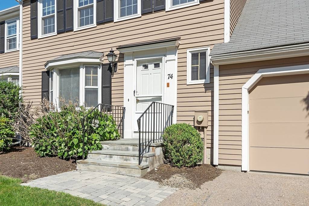 Natick, MA 01760,74 Fairway Circle #74