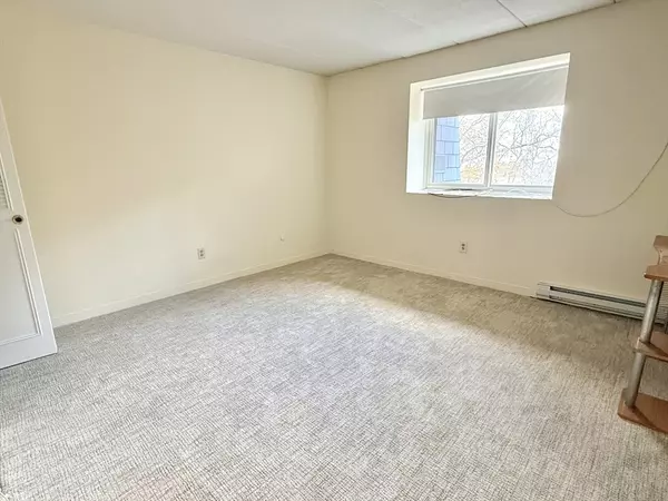 Shrewsbury, MA 01545,65 Commons Dr #502