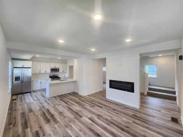 Fitchburg, MA 01420,46 Frankfort #17