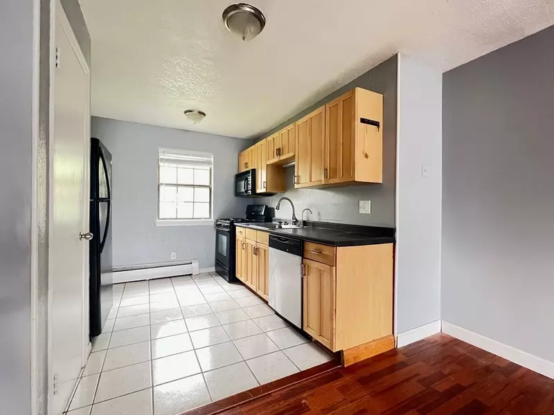 549 Russell Rd #13A, Westfield, MA 01085