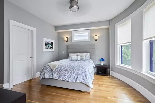 Boston, MA 02127,870 East 4th St #2