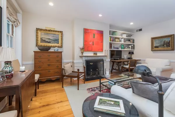 Boston, MA 02108,28 West Cedar St. #2