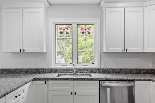 Athol, MA 01331,572 Pleasant St