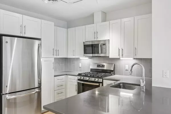77 New #220, Cambridge, MA 02138