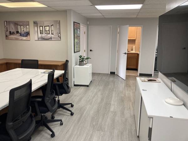 15 Cypress St #301, Newton, MA 02459