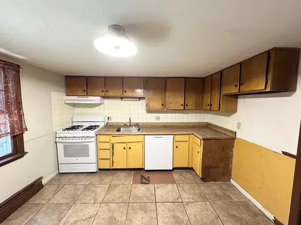 Haverhill, MA 01835,8 Myles Standish Drive #2