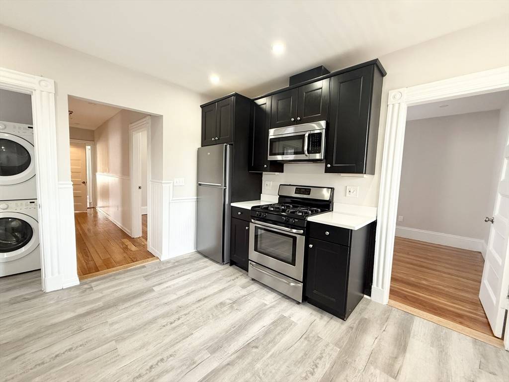 Boston, MA 02125,71 Saxton St #3