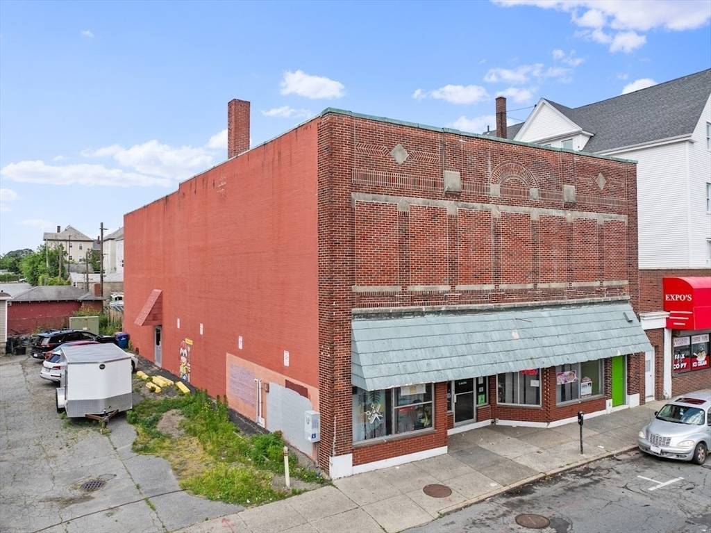 1637 Acushnet Ave, New Bedford, MA 02746