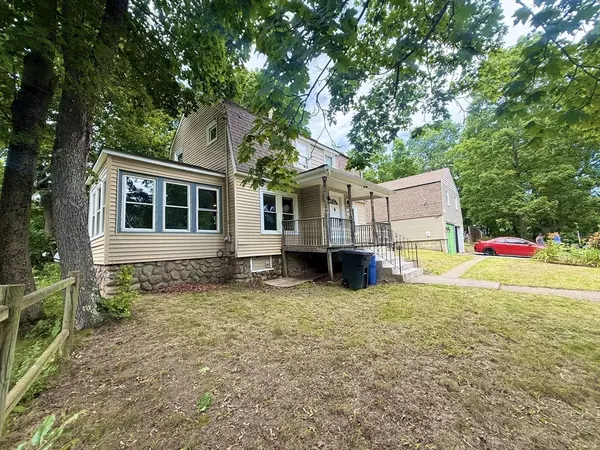 West Boylston, MA 01583,4 Glenwood Ave
